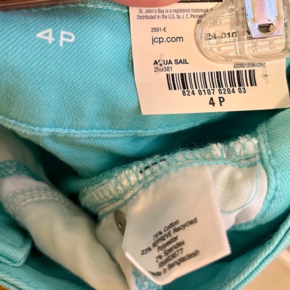 NWT St John’s Bay secretly slender mid-rise Capri Turquoise Teal Aqua size 4 Pet - Picture 3 of 3